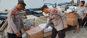 Polisi Cek Kapal Penumpang Dan Kapal Barang di Tanjungpinang, Antisipasi Tindak Pidana Kejahatan Atau Aktivitas Ilegal