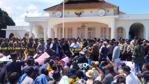 Ratusan Nelayan Demo di Gedung Daerah Tanjungpinang, Tolak Tambang Pasir Laut