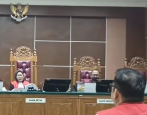 Tangis Kompol Satria Nanda Pecah di Persidangan Dugaan Penggelapan 5 Kg Sabu