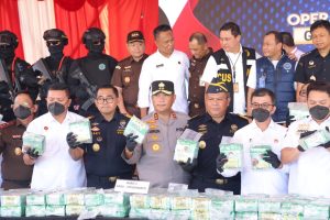 Kapolda Kepri Hadiri Konferensi Pers Pengungkapan 2 Ton Sabu: Sinergi Lintas Instansi Gagalkan Jaringan Nark