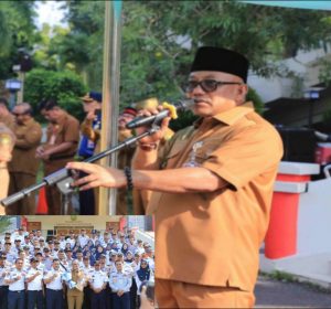 Walikota Lis Darmansyah Pimpin Apel dan Lepas Purna Tugas Kadis DP3APM