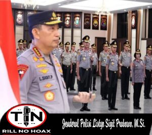 Kapolri Pimpin Upacara Kenaikan Pangkat 27 Pati Polri di Mabes Polri