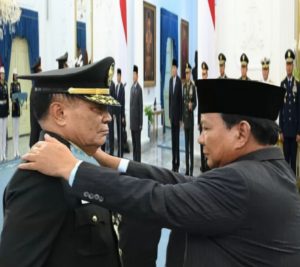 Panglima TNI Hadiri Pelantikan Kabinet Merah Putih dan Penganugerahan Pangkat Istimewa di Istana Negara