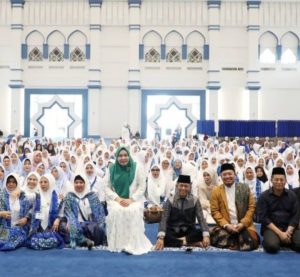 Maulid Nabi di Masjid Agung, Wali Kota Batam Tekankan Persatuan dan Kekompakan Warga