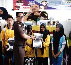 Kejati Kepri Ajak Pelajar SMK Negeri 8 Batam Hindari Narkoba, Lawan Bullying, dan Bijak Bermedia Sosial