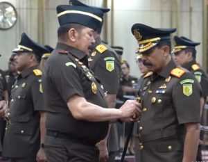 Jaksa Agung Lantik 17 Kepala Kejaksaan Tinggi dan 20 Pejabat Eselon II, Tekankan Integritas dan Tanggung Jawab Moral