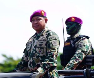 Panglima TNI Dikukuhkan sebagai Warga Kehormatan Korps Marinir, Terima Tiga Brevet Bergengsi