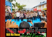 Kapolri–Ketua Komisi IV DPR Tinjau Huntara Tapteng, 16 Truk Bantuan Kemanusiaan Disalurkan