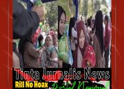 Aliansi Madura Indonesia Bagikan 2.000 Paket Sembako di Depan Gedung Grahadi Surabaya