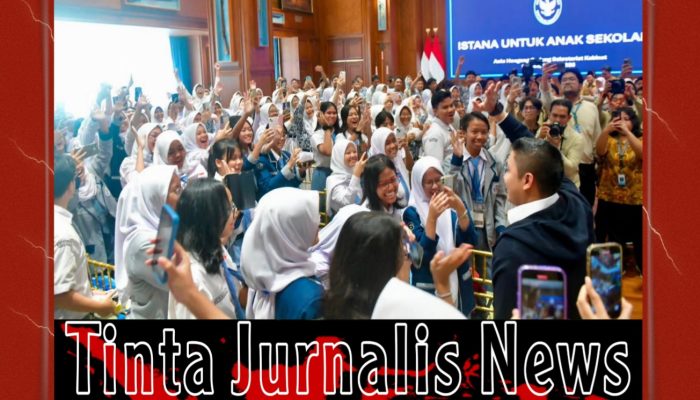 Seskab Teddy Motivasi Ratusan Pelajar dalam Program Istana untuk Anak Sekolah