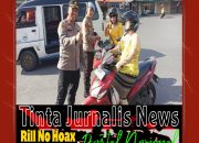Polsek Tanjungpinang Kota Bagikan 300 Bendera Merah Putih, Bangkitkan Semangat Nasionalisme Sambut HUT ke-81 RI